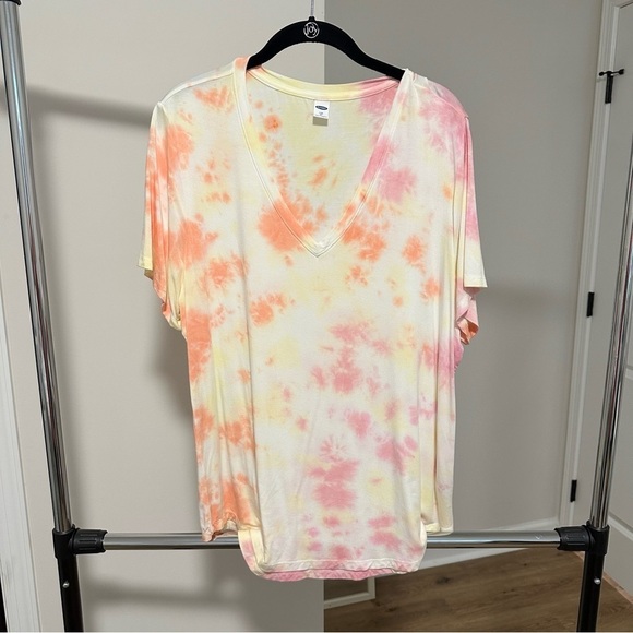 Old Navy Tops - Old Navy Tee